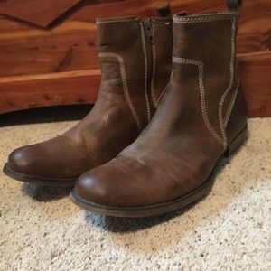 Men’s leather boots